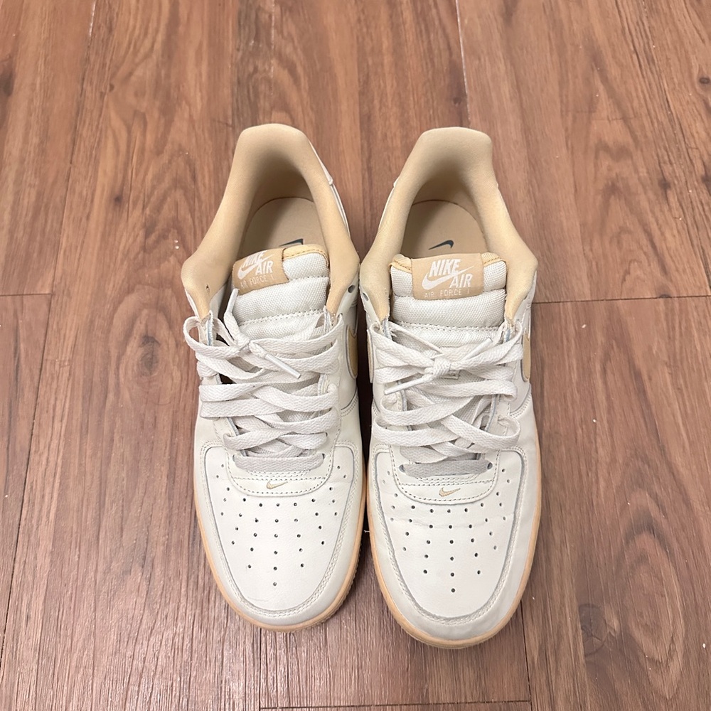 Nike Cream and Tan Athletic Shoes